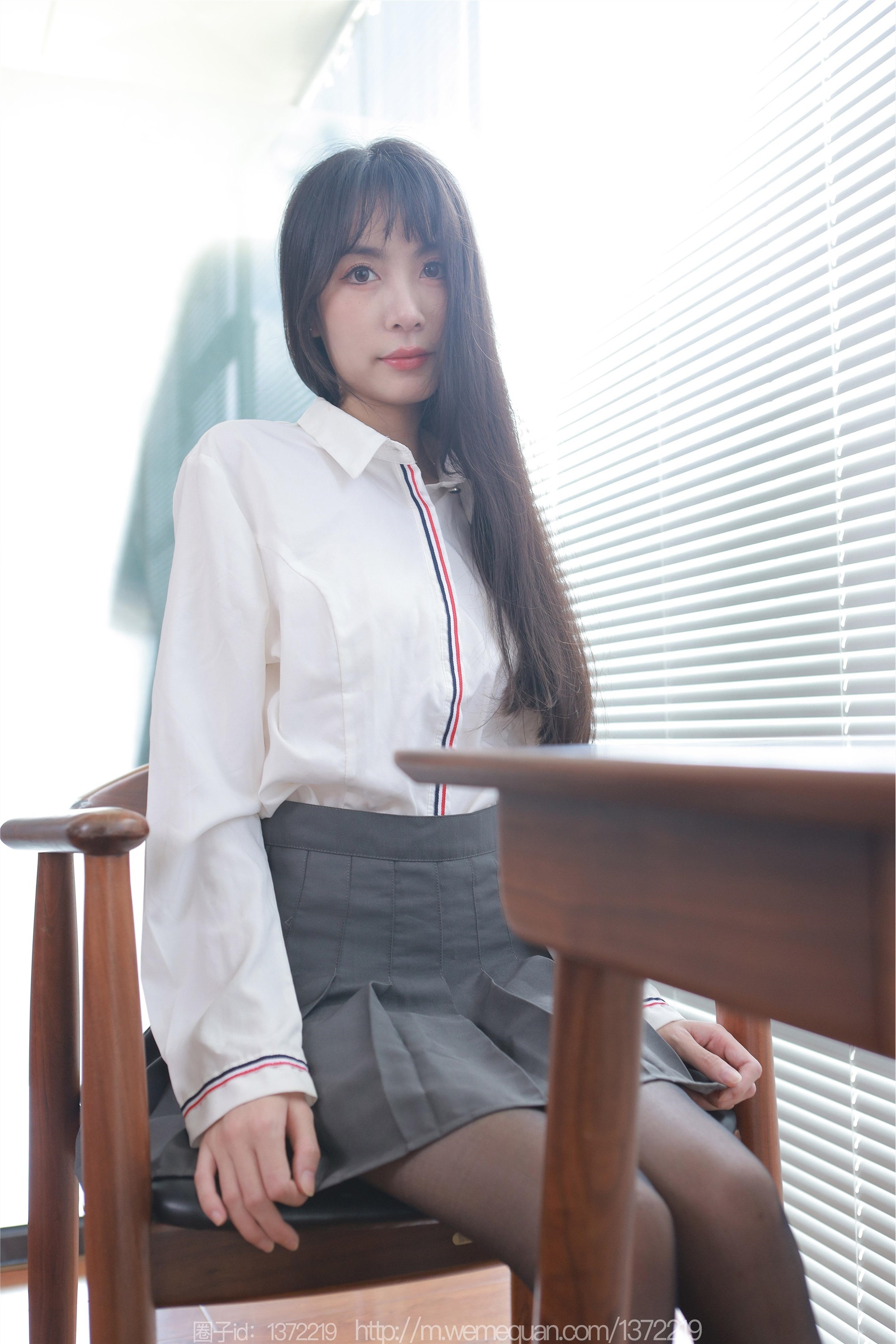 IESS异思趣向  2023.09.18 丝享家 1536 团团《长腿百褶裙》